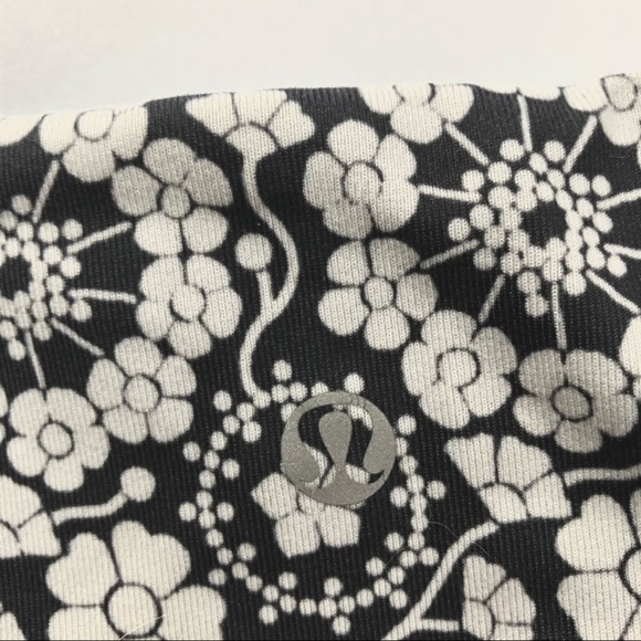 Cropped Lululemon Legging - Picture 3 of 4